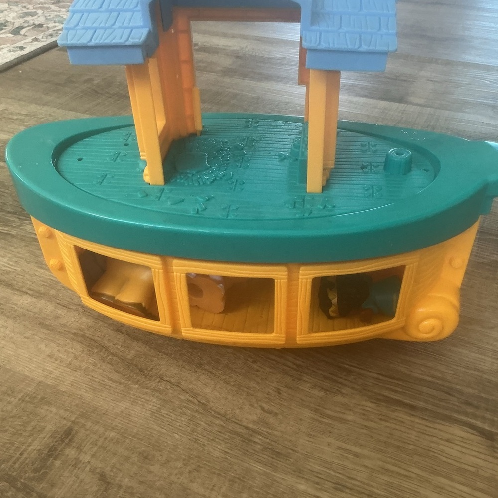 Fisher Price Little People Noah’s Arc 2005 with 4 Figures - Picture 6 of 7